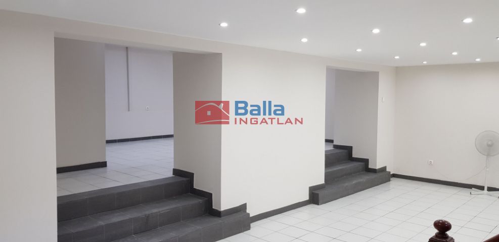 Eladó 74 m²-es VII. Kerület (Középső-Erzsébetváros), Almássy tér: 29'900'000 Ft