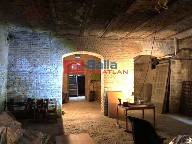 Eladó 125 m²-es VIII. Kerület (Corvin negyed), Ullői út: 38'100'000 Ft