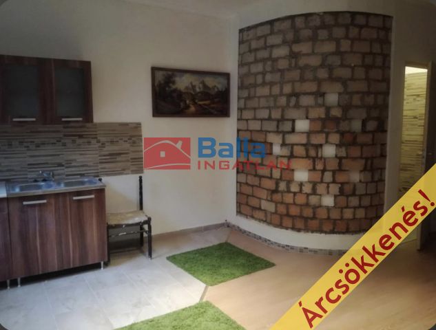 Eladó 38 m²-es XIII. Kerület (Angyalföld – Béke–Tatai utcai lakótelep), Szent László út: 25'200'000 Ft