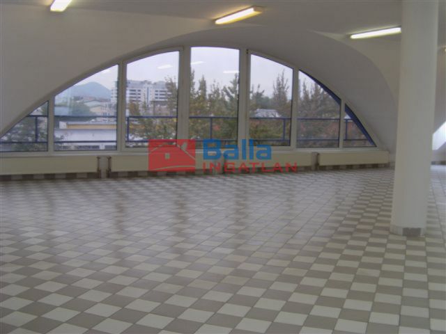 Kiadó 230 m²-es XIII. Kerület (Angyalföld), Röppentyű utca: 1'840 EUR