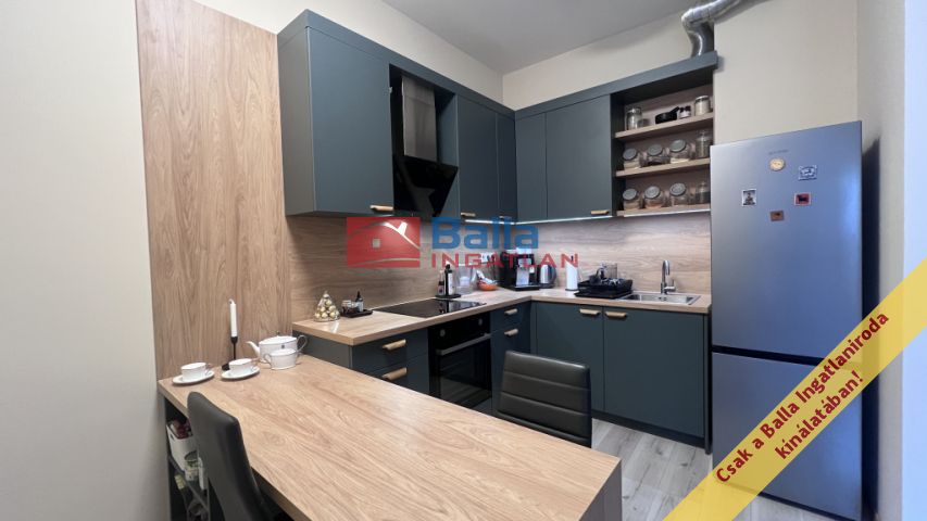 Eladó 43 m²-es XIX. Kerület (Központ), Báthory utca: 69'700'000 Ft