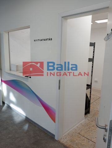 Kiadó 6 m²-es XIX. Kerület (Központ), Kossuth Lajos utca: 140'000 Ft