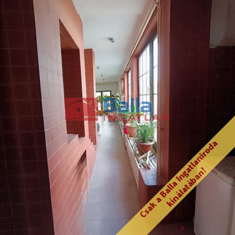 Eladó 300 m²-es XV. Kerület (Rákospalota), Dessewffy Arisztid utca: 150'000'000 Ft