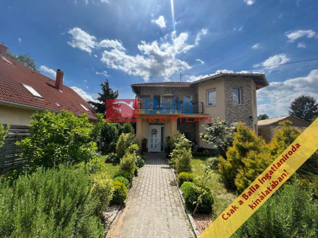 Eladó 138 m²-es XVI. Kerület (Árpádföld), Budapesti út: 175'900'000 Ft