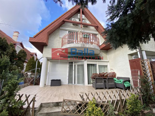 Eladó 210 m²-es ikerház XVI. Kerület (Rákosszentmihály), Avarszállás utca: 179'000'000 Ft