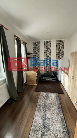 Eladó 105 m²-es XVII. Kerület (Rákoscsaba), Battonya utca környékén lévő utca: 124'900'000 Ft