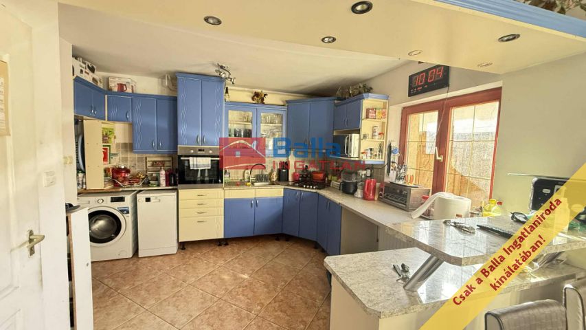 Eladó 84 m²-es XVII. Kerület (Rákoshegy), Erdőkövesd u környéki utca: 71'800'000 Ft