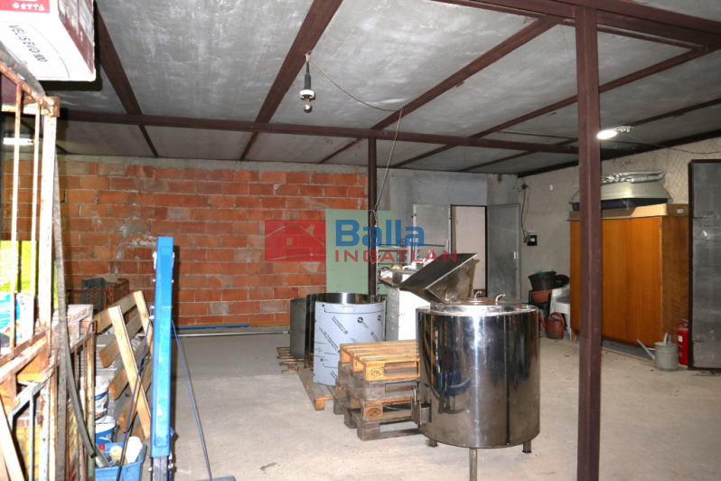 Kiadó 430 m²-es XVII. Kerület (Rákoshegy), Ferihegyi utat keresztező utca: 600'000 Ft