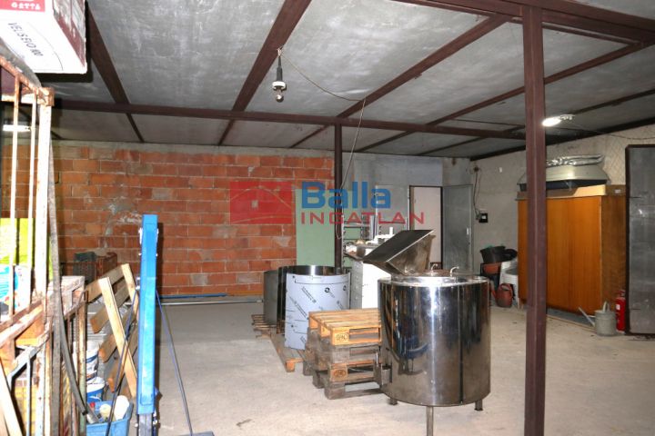 Kiadó 430 m²-es XVII. Kerület (Rákoshegy), Ferihegyi utat keresztező utca: 600'000 Ft