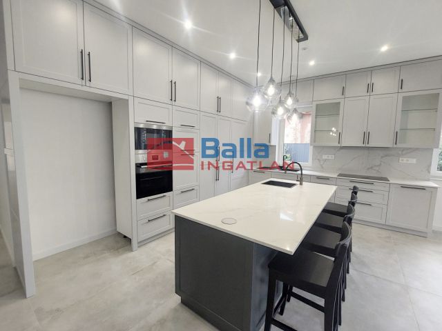 Eladó 257 m²-es XVII. Kerület (Rákoshegy), Rákoshegy utca: 299'990'000 Ft