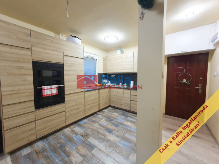 Eladó 63 m²-es XVII. Kerület (Rákoskeresztúr), Pesti úti lakótelep: 78'900'000 Ft