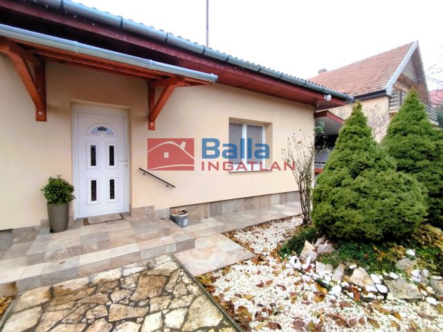 Eladó 175 m²-es XVII. Kerület (Rákoskert), Rózsaszál utca: 135'000'000 Ft