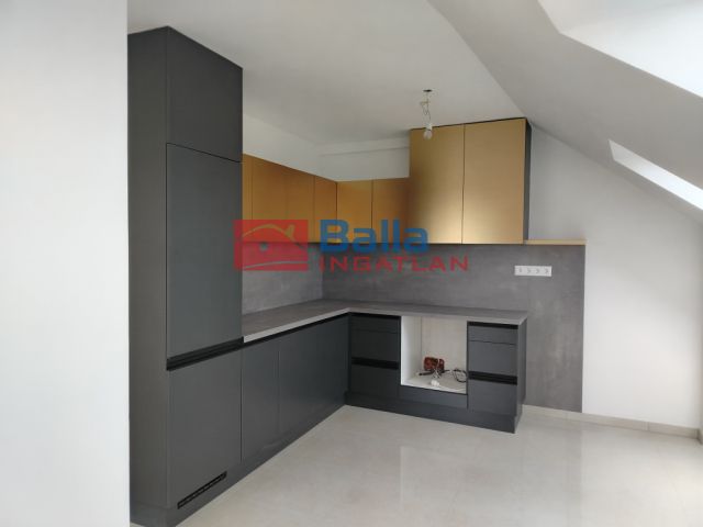 Eladó 105 m²-es társasházi lakás XVIII. Kerület (Gloriett telep), Gilice tér: 140'500'000 Ft