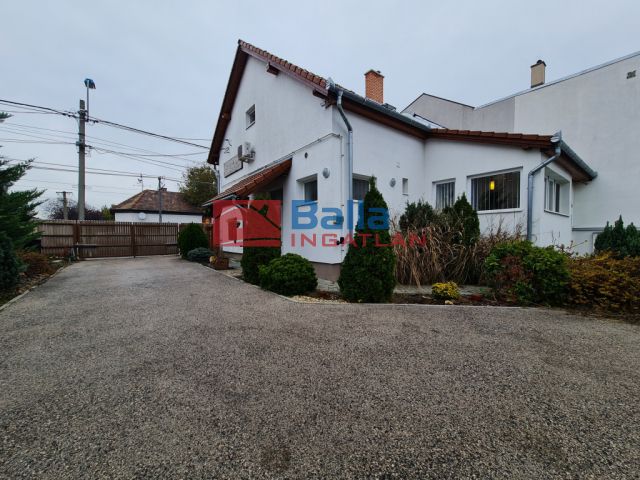 Eladó 128 m²-es XVIII. Kerület (Szent Imre-kertváros), Üllői út: 173'000'000 Ft