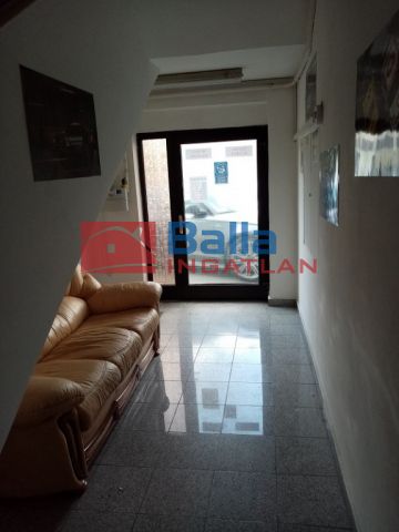 Eladó 628 m²-es XX. Kerület (Erzsébetfalva), Határ út: 650'000 EUR