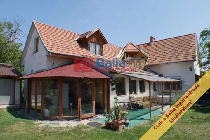 Eladó 170 m²-es XXI. Kerület (Csillagtelep), Virág utca: 125'000'000 Ft