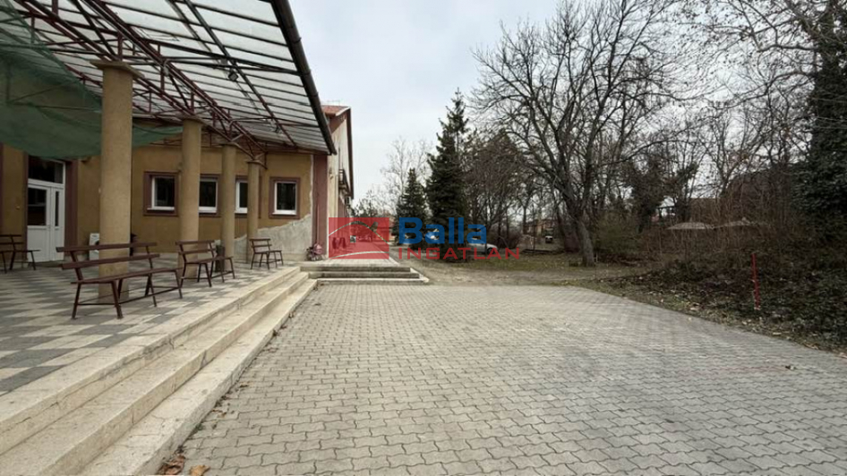 Eladó 1100 m²-es XXI. Kerület (Királyerdő), Csepel főútján lévő út: 359'000'000 Ft