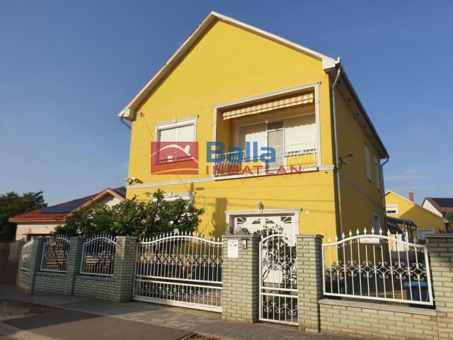 Eladó 340 m²-es XXI. Kerület (Királyerdő), Királyerdő: 185'000'000 Ft