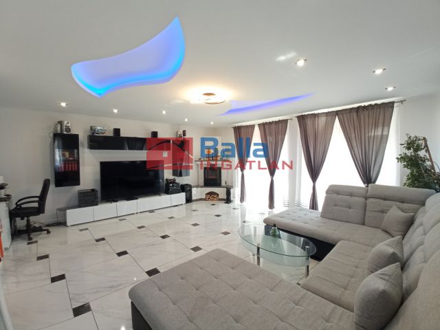 Eladó 190 m²-es XXI. Kerület (Királyerdő), MÁRIA KIRÁLYNÉ útja: 198'000'000 Ft