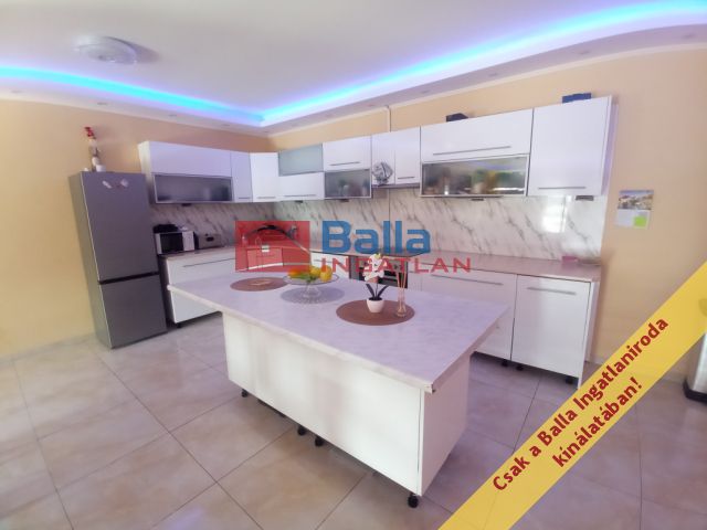 Eladó 130 m²-es XXI. Kerület (Ófalu), II.RÁKÓCZI FERENC út: 69'900'000 Ft