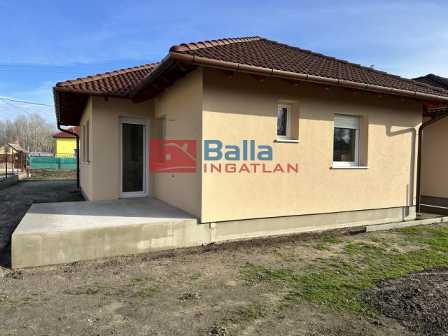 Eladó 454 m²-es Bugyi, Új építésű: 90'500'000 Ft