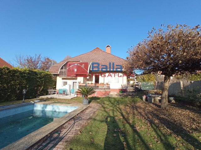 Eladó 220 m²-es Csömör, Szőlő utca: 165'000'000 Ft