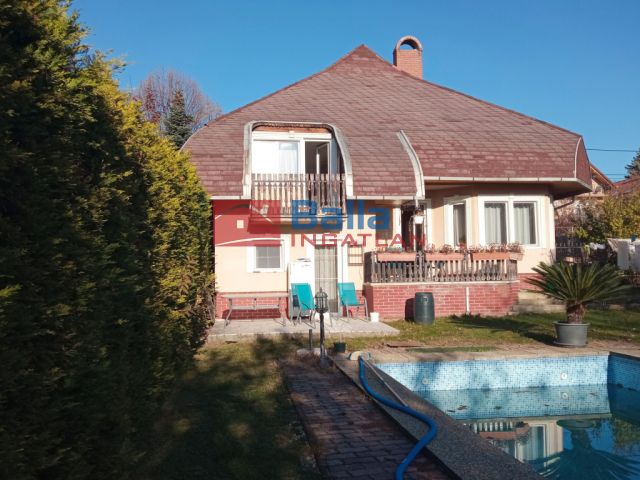 Eladó 220 m²-es Csömör, Szőlő utca: 165'000'000 Ft