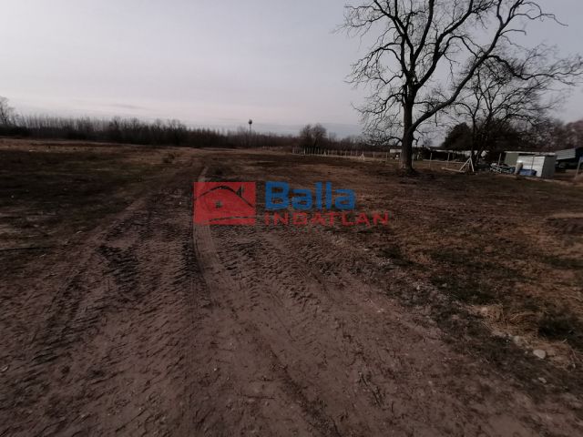 Eladó 5963 m²-es Dabas, Központ közeli: 32'900'000 Ft