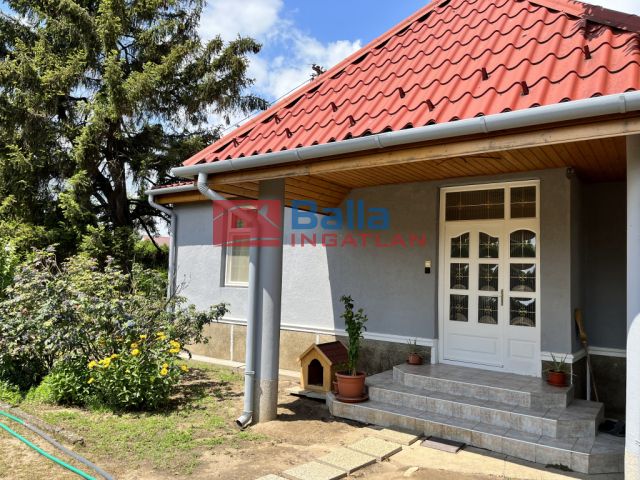 Eladó 130 m²-es Dabas, Nagy kert: 110'000'000 Ft