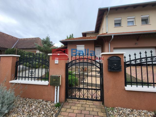 Eladó 160 m²-es Dunakeszi, Toldi lakópark: 175'900'000 Ft