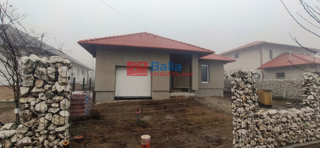 Eladó 169 m²-es Erdőkertes, Sport utca: 107'000'000 Ft