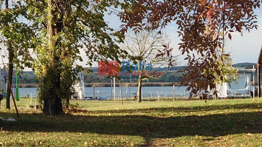 Eladó 1860 m²-es Gárdony, Chernel J. utca: 82'700'000 Ft