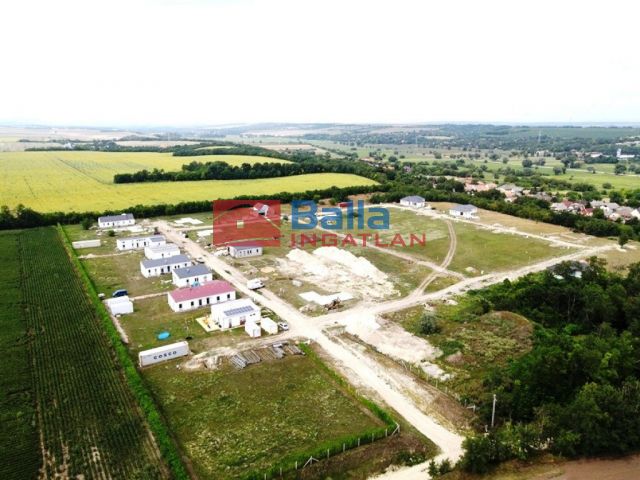 Eladó 1050 m²-es Kajászó, Kossuth u. telek-763: 22'400'000 Ft