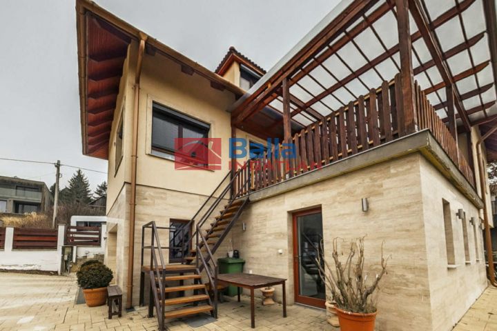 Eladó 292 m²-es Nagykovácsi, Körte utca: 214'900'000 Ft