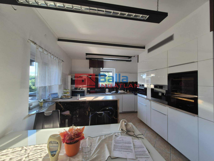 Eladó 180 m²-es Nemesbük, Jókai utca: 169'000'000 Ft