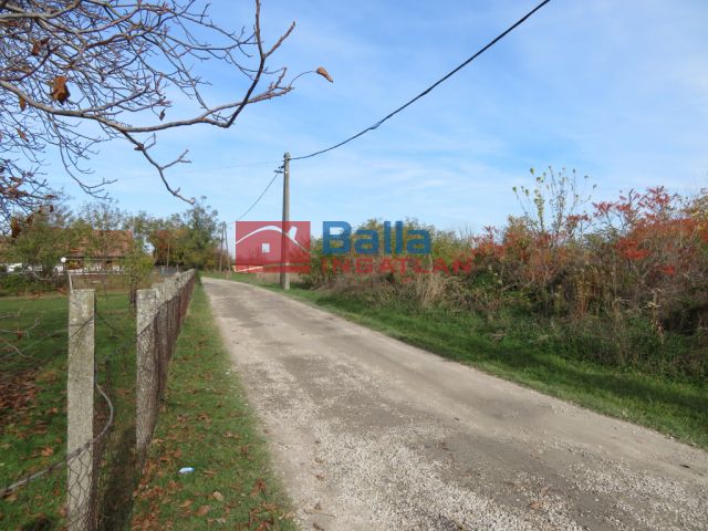 Eladó 10379 m²-es Öreglak, Barátihegy: 30'000'000 Ft