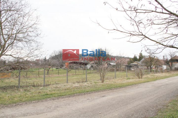 Eladó 1127 m²-es Pázmánd, Malom utca: 15'000'000 Ft