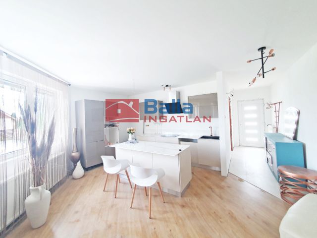 Eladó 200 m²-es ikerház Pécel, Pécel: 129'900'000 Ft