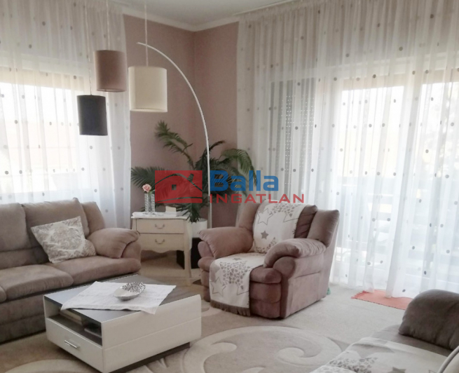 Eladó 210 m²-es Pécel, Városközpont közeli utca: 139'000'000 Ft