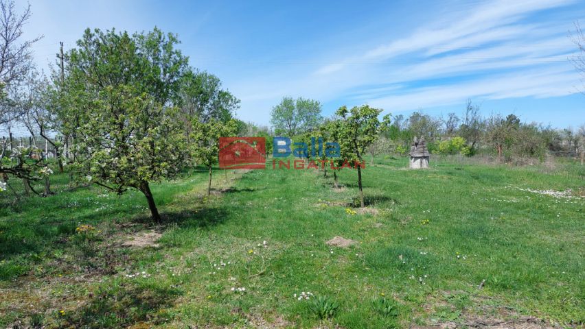 Eladó 1660 m²-es mezőgazdasági ingatlan Siófok, Szabadifürdő: 26'000'000 Ft