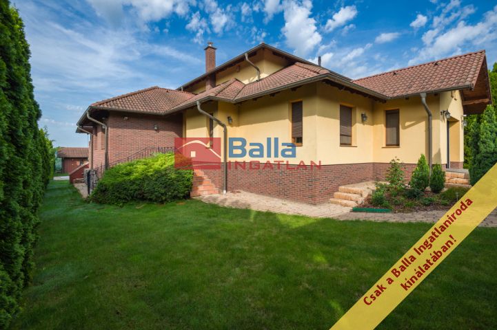 Eladó 222 m²-es Szada, Aranyhegy utca: 194'900'000 Ft