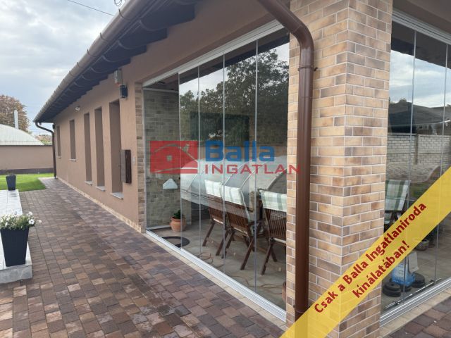 Eladó 166 m²-es Szigetszentmiklós, Dunaparthoz közel utca: 196'999'000 Ft