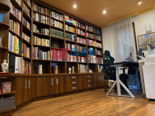 Eladó 180 m²-es Szigetszentmiklós, Szigetszentmiklós kertvárosi részén: 135'000'000 Ft