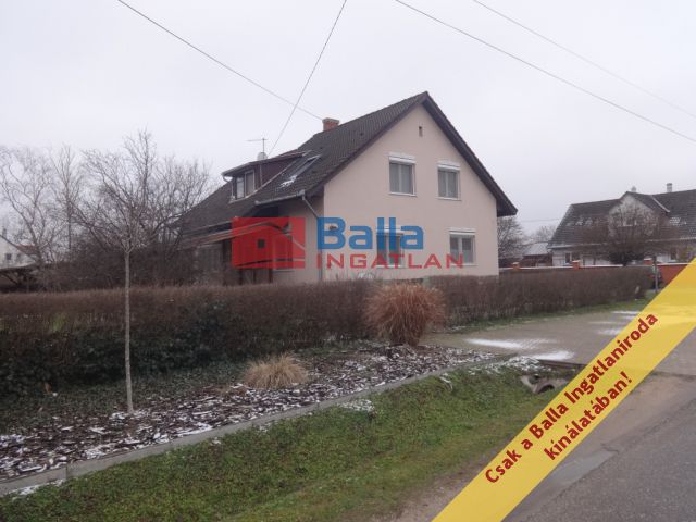 Eladó 200 m²-es Tiszakécske, Dr. Bedő István utca: 69'900'000 Ft