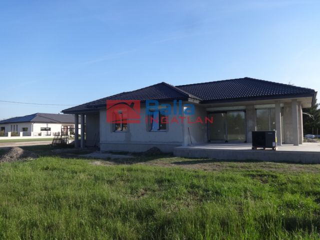 Eladó 95 m²-es Tiszakécske, Dr. Tóth Géza utca: 55'580'000 Ft