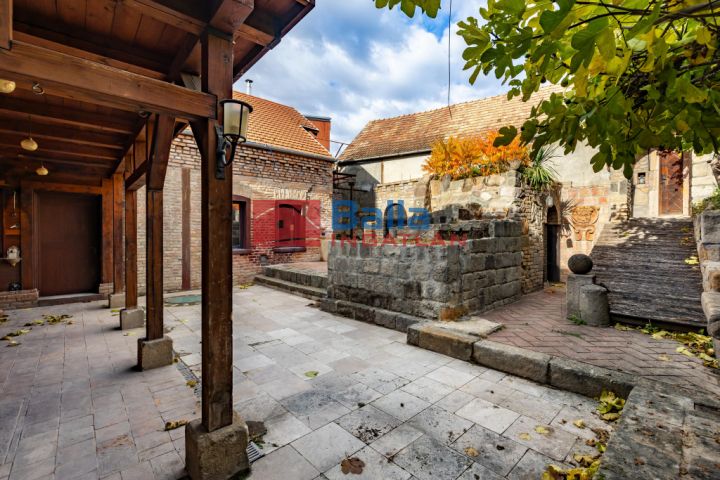 Eladó 200 m²-es Vác, Tímár utca: 124'900'000 Ft