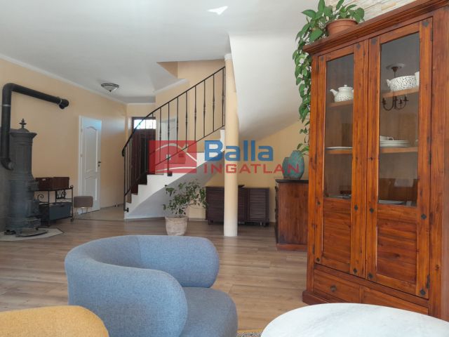 Eladó 167 m²-es családi ház Velence, Bencehegy utca: 170'000'000 Ft