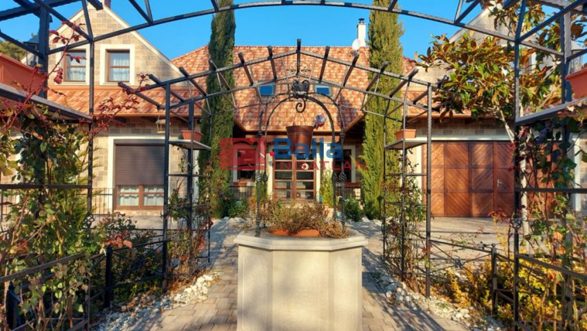 Eladó 450 m²-es Zamárdi, Rege utca: 419'900'000 Ft