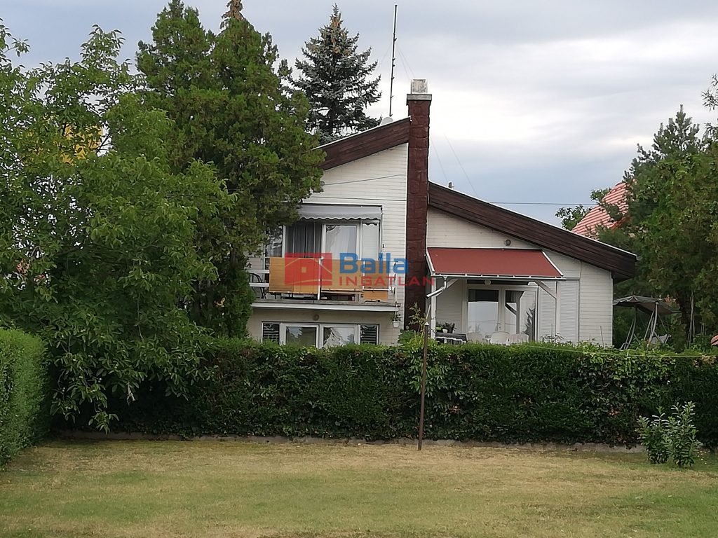 Eladó 110 m²-escsaládi ház Ábrahámhegy, Zsákutca: 79'900'000 Ft