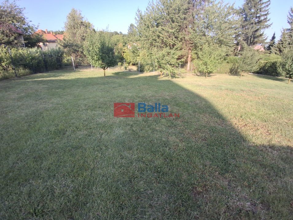 Eladó 720 m²-estelek Ábrahámhegy, Zsákutca: 36'800'000 Ft